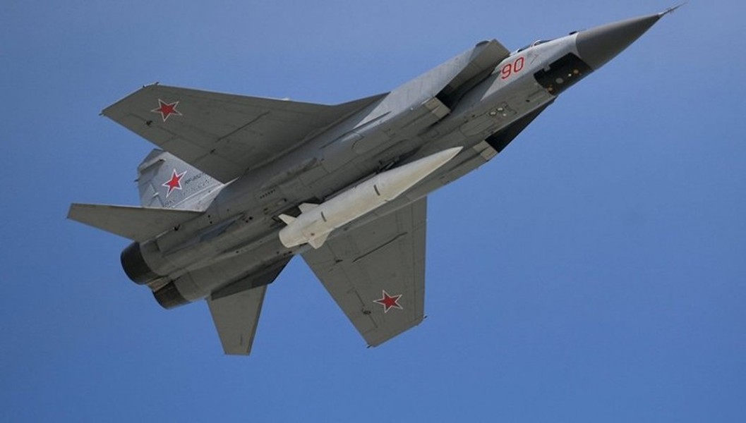 Ukraine treo thưởng lấy được tiêm kích MiG-31K mang tên lửa Kinzhal