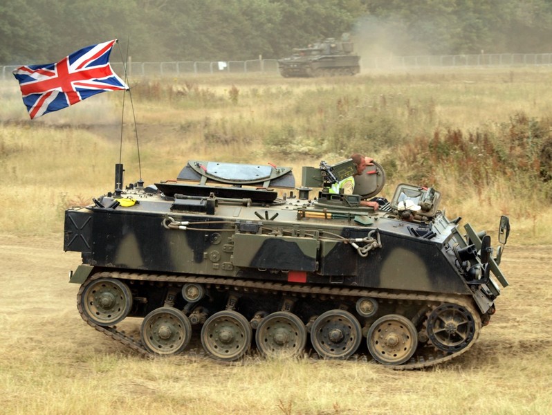 Xe bọc thép FV432 của Anh tham chiến