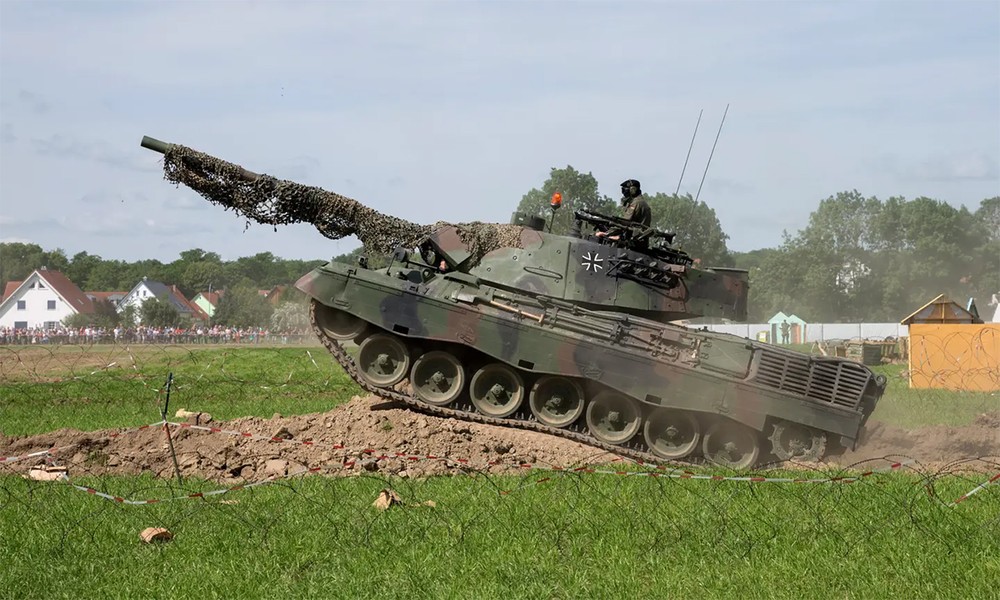 Binh sĩ Ukraine nổi giận với xe tăng Leopard 1A5