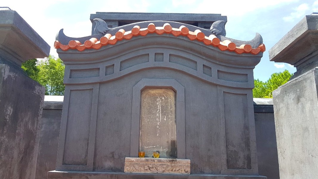 Cận cảnh khu lăng mộ vợ vua Tự Đức xây dựng lại sau 6 năm bị san ủi