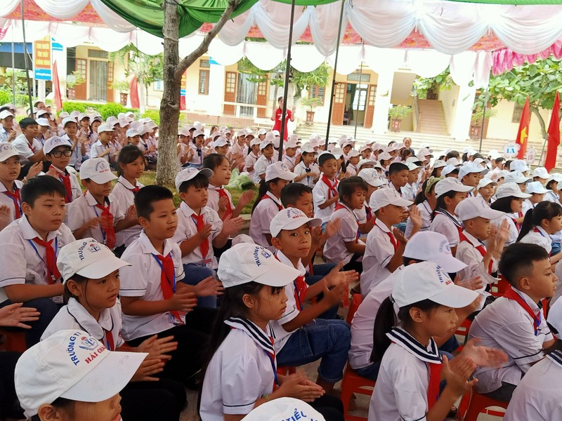 Hình ảnh ấn tượng trong ngày khai giảng tại Nam Định 