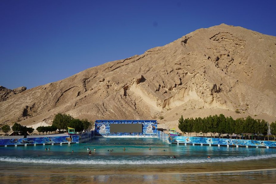 Chùm ảnh sông nhân tạo trị giá 50 triệu USD giữa sa mạc
