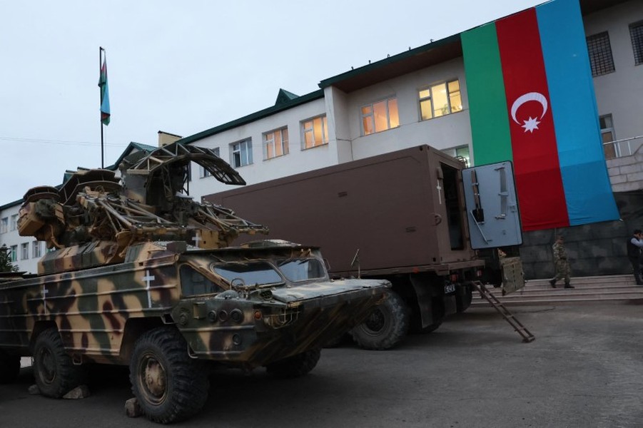Chùm ảnh Azerbaijan thu lượng vũ khí từ chiến binh Armenia ly khai