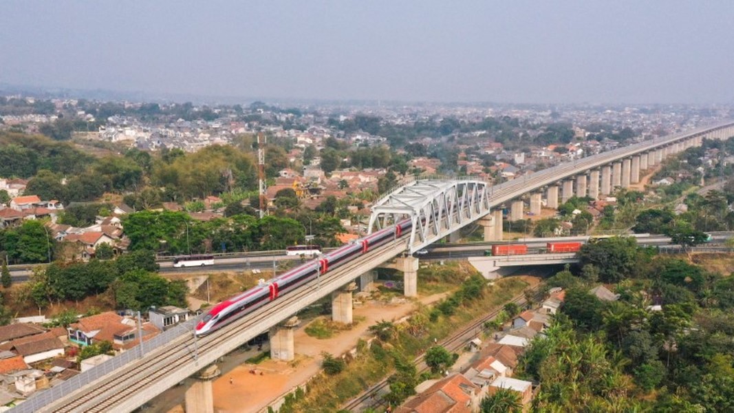Chùm ảnh tuyến đường sắt cao tốc đầu tiên ở Đông Nam Á 