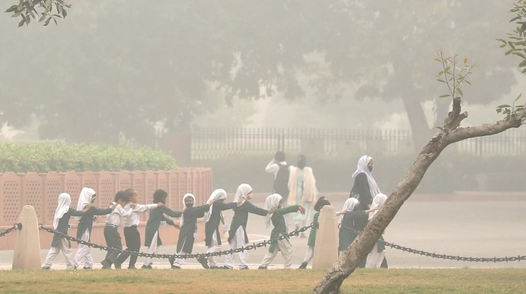 Chùm ảnh thủ đô Ấn Độ nghẹt thở vì ô nhiễm