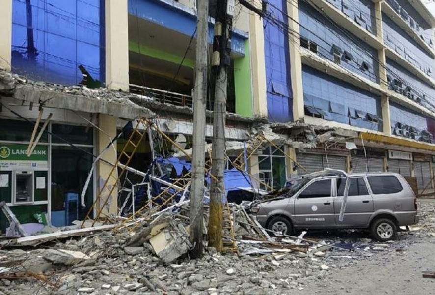 Hình ảnh trận động đất dữ dội ở Philippines 