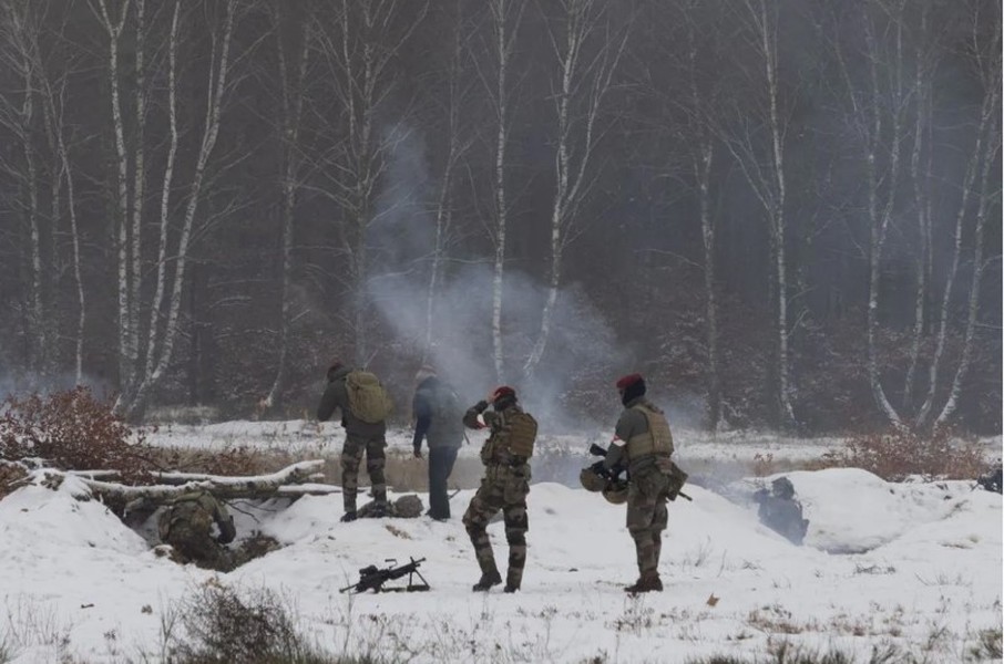 Chùm ảnh binh sĩ Ukraine được huấn luyện ở Ba Lan ngay trước khi ra trận