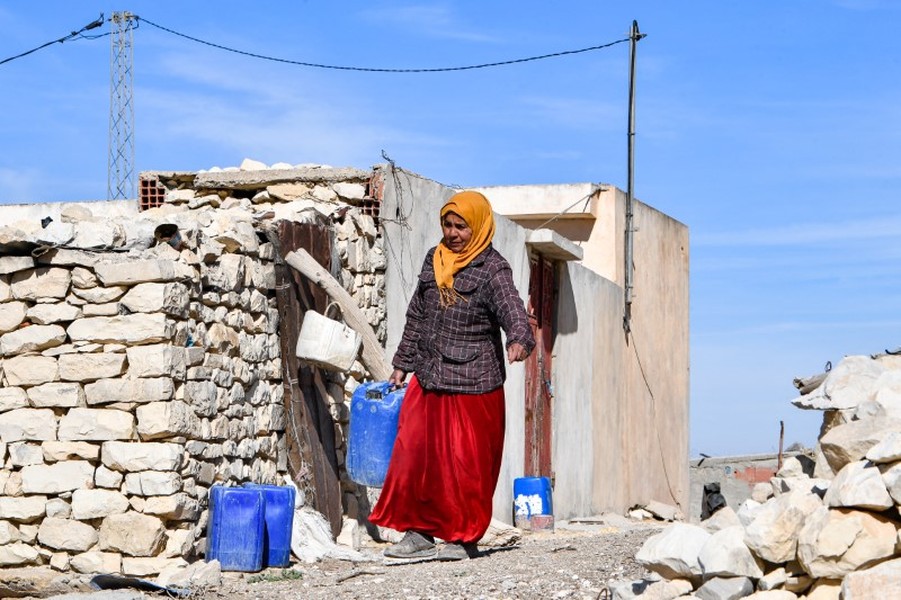 Hình ảnh nhiều người dân Tunisia như ‘xác sống’ trong cảnh hạn hán và cô lập 