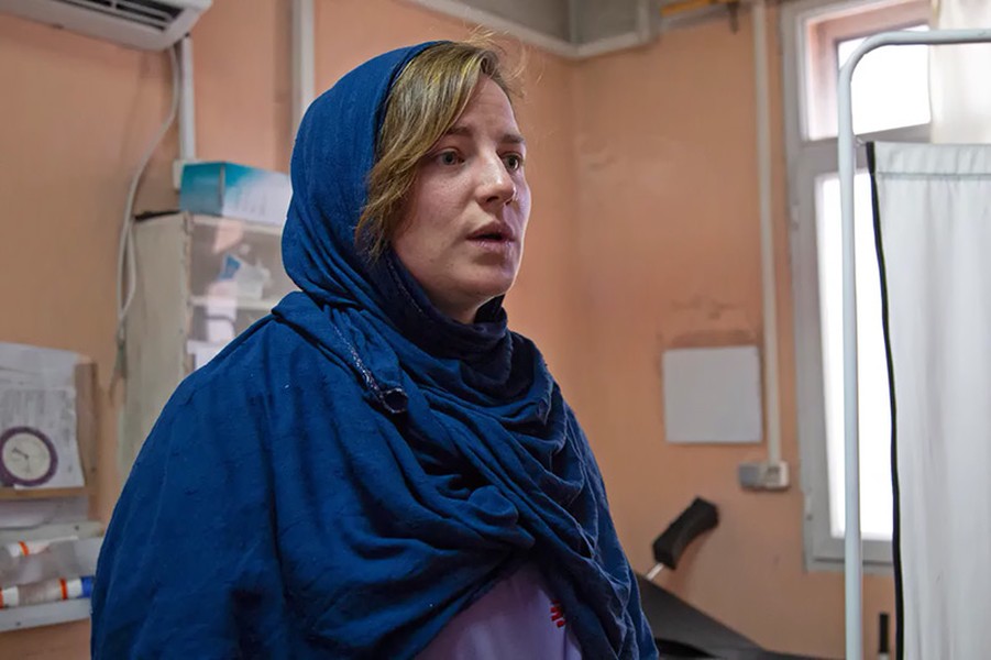Chùm ảnh phụ nữ Afghanistan liều mạng để sinh con 