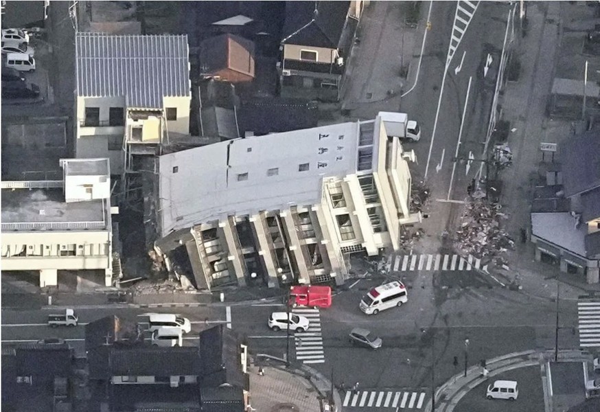 Hình ảnh Nhật Bản ngổn ngang sau trận động đất vào ngày đầu năm mới