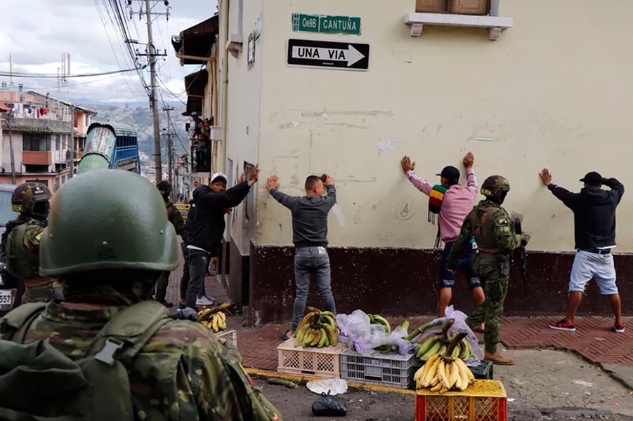 Chùm ảnh Ecuador tuyên chiến với các băng đảng ma túy