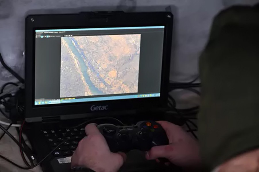 Chùm ảnh hoạt động chiến đấu của pháo binh và UAV tại Krasny Liman