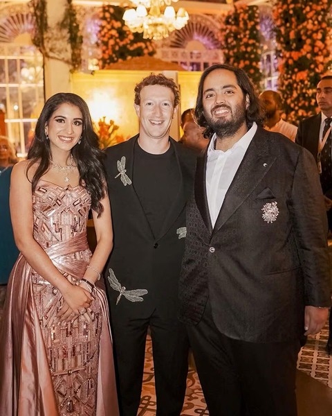 Chùm ảnh người nổi tiếng trong tiệc trước đám cưới xa hoa của con tỷ phú ở Ấn Độ