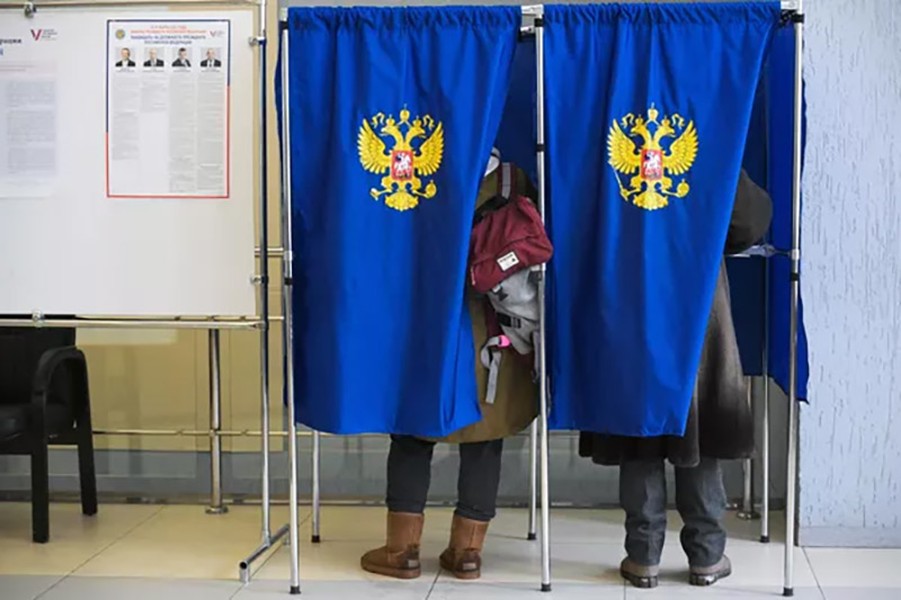 Chùm ảnh hàng triệu người Nga bỏ phiếu bầu cử tổng thống