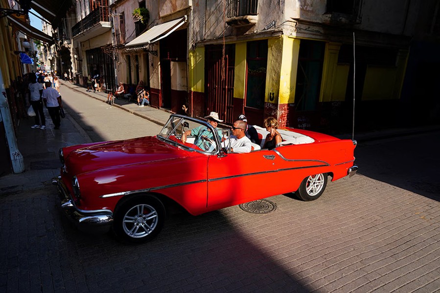 Chùm ảnh những chiếc xe cổ tuyệt đẹp trên đường phố Havana 