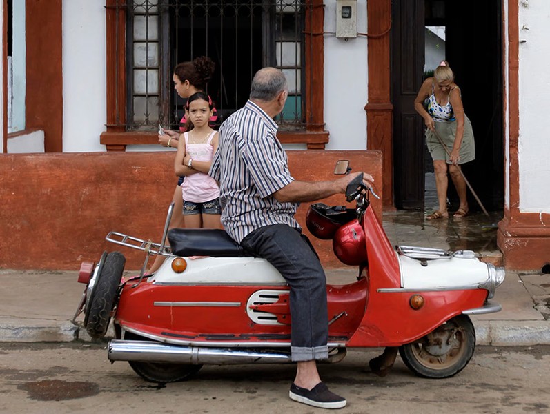 Chùm ảnh những chiếc xe cổ tuyệt đẹp trên đường phố Havana 
