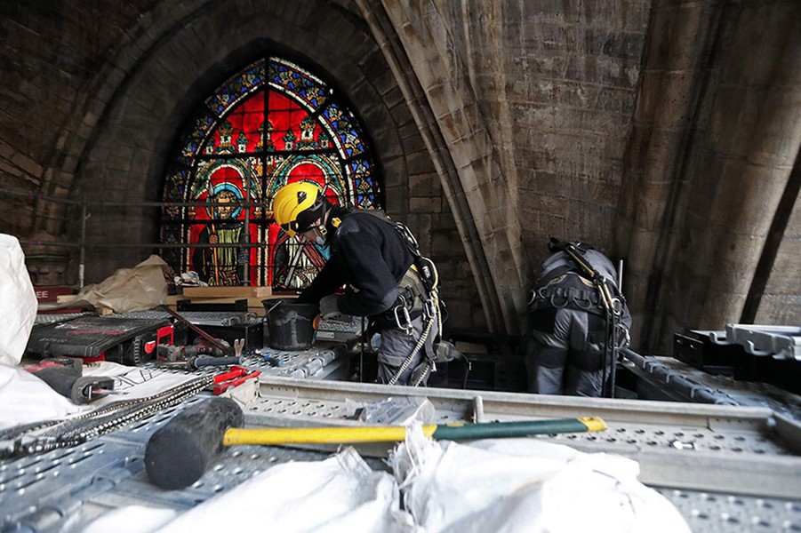Chùm ảnh nhà thờ Đức Bà Paris 5 năm sau trận hỏa hoạn 