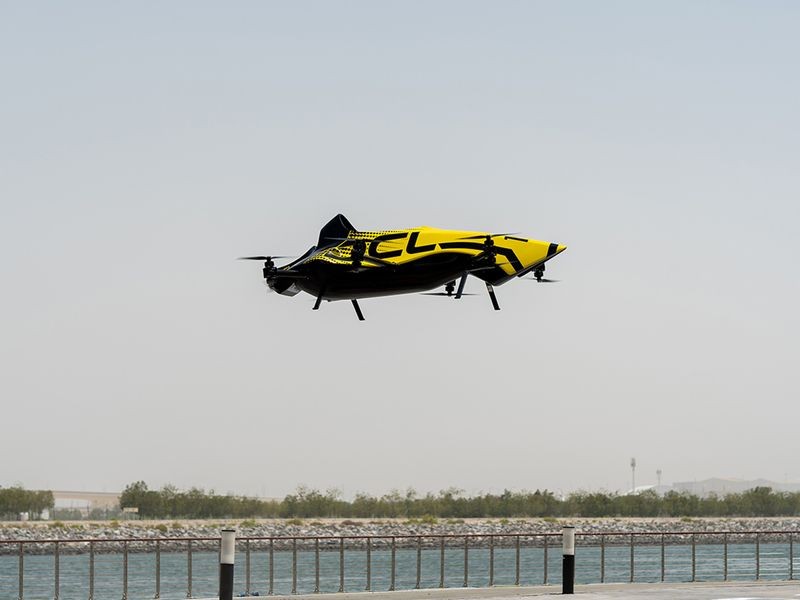 Chùm ảnh Abu Dhabi thử nghiệm taxi bay chạy điện