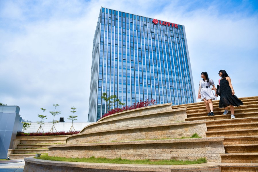 Bên trong tổ hợp thương mại Lotte lớn nhất Việt Nam 