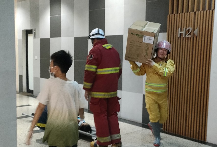 Diễn tập chữa cháy tại chung cư cao tầng tại Hà Nội