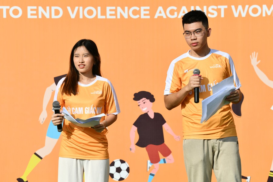 Trận bóng đá ' Tô cam Giấc Mơ': Vì một tương lai an toàn cho phụ nữ và trẻ em