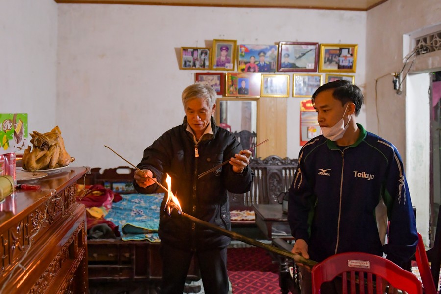Độc đáo tục xin lửa thiêng cầu may trong đêm giao thừa ở Nam Định