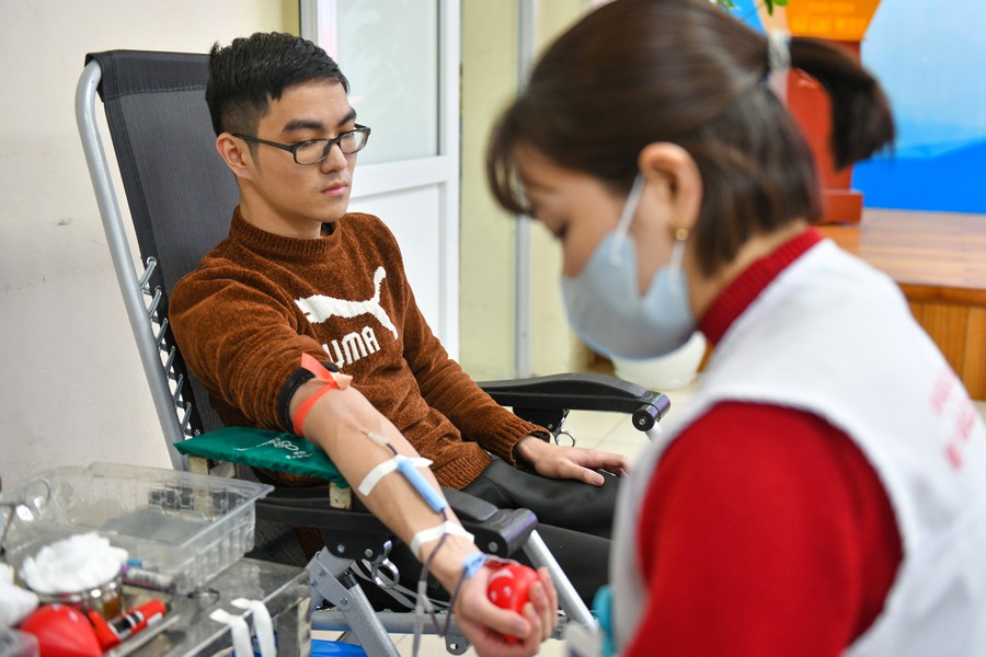 Giảng viên, sinh viên hào hứng tham gia 'Ngày hội hiến máu' đầu Xuân