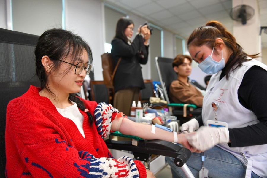 Giảng viên, sinh viên hào hứng tham gia 'Ngày hội hiến máu' đầu Xuân