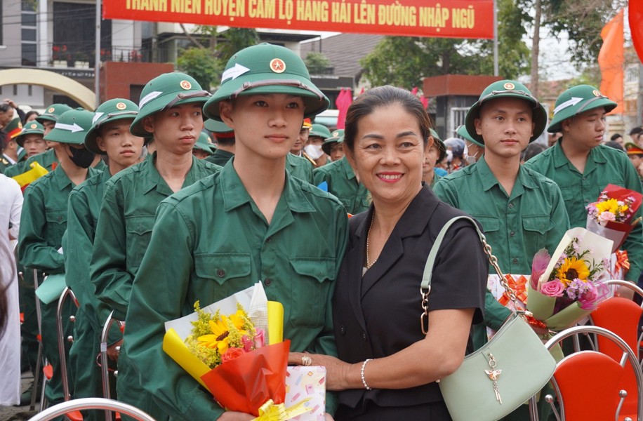 Anh em song sinh ở Quảng Trị cùng lên đường nhập ngũ
