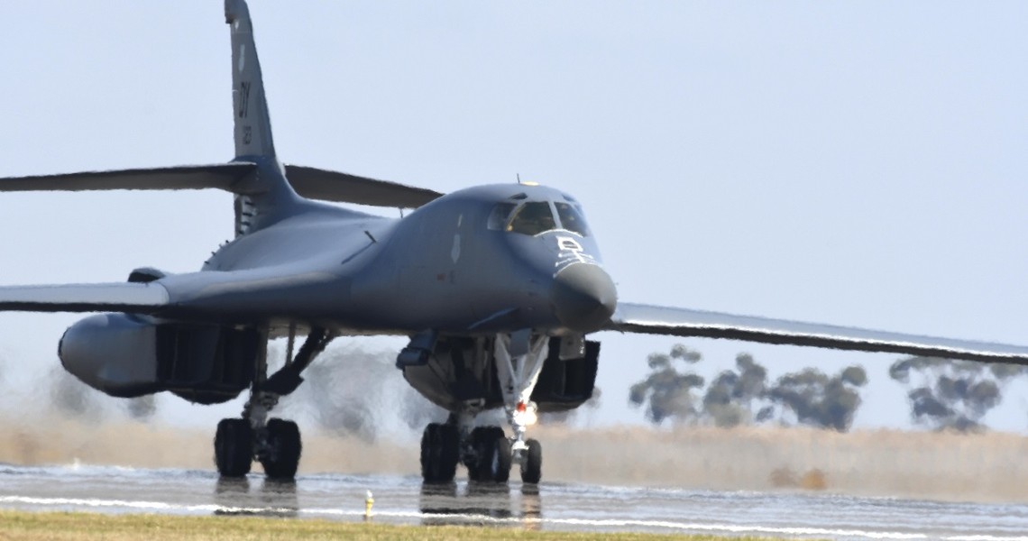 B-1B Lancer đến Anh làm nhiệm vụ 'cảnh sát trên không'