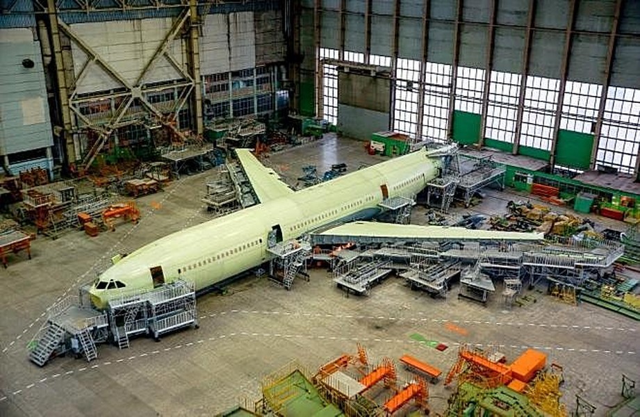 UAC trưng bày máy bay Il-96-400M nâng cấp
