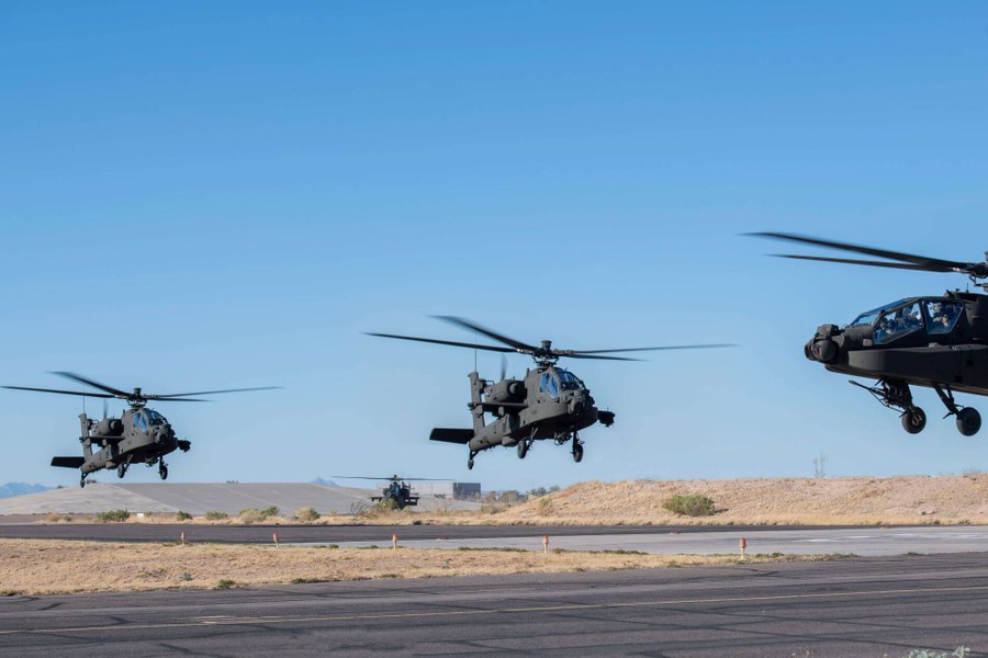 Ba Lan mua 96 trực thăng Apache của Mỹ triển khai gần Belarus?