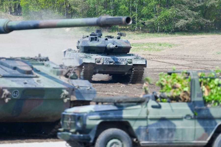 Tên lửa chống tăng Kornet xuyên thủng xe tăng Leopard từ mọi phía