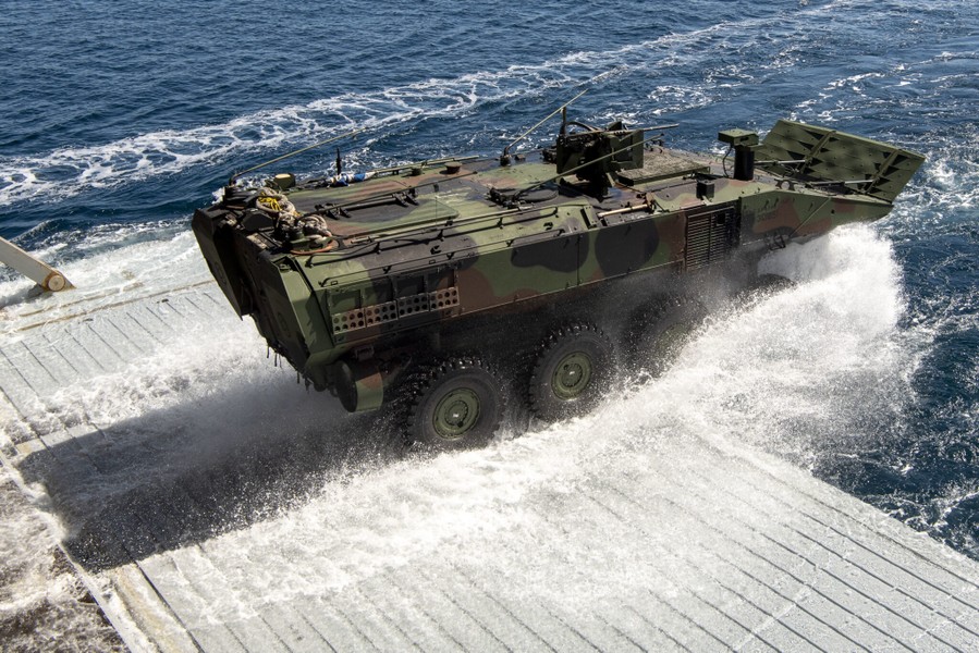 Thủy quân lục chiến Mỹ nhận thiết giáp lội nước ACV-30 đầu tiên