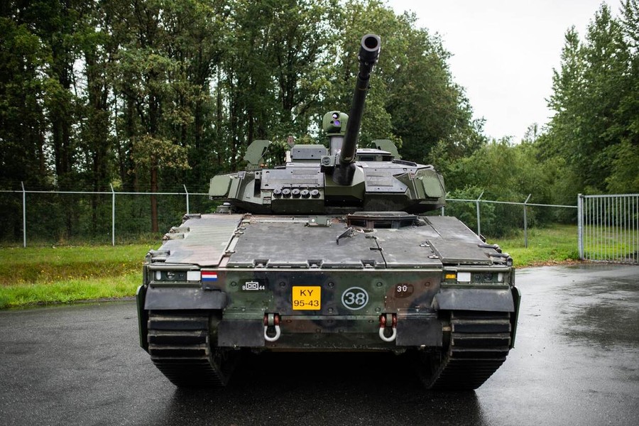 Bản CV90 mạnh nhất trong gói viện trợ 680 triệu USD từ Thụy Điển