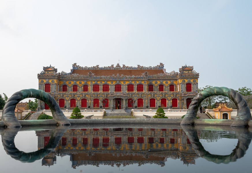 Cận cảnh điện Kiến Trung trăm tỉ mở cửa miễn phí đón khách dịp Tết