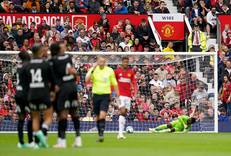 Sai lầm thảm họa của thủ môn Onana khiến fan Man United nổi đóa