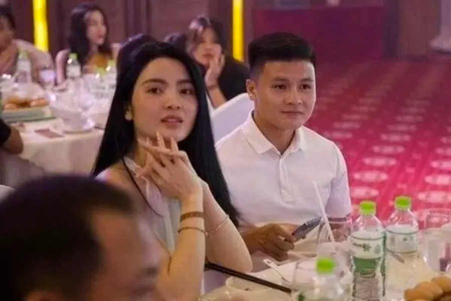 Những hình ảnh đầu tiên Quang Hải đi hỏi cưới bạn gái Chu Thanh Huyền 