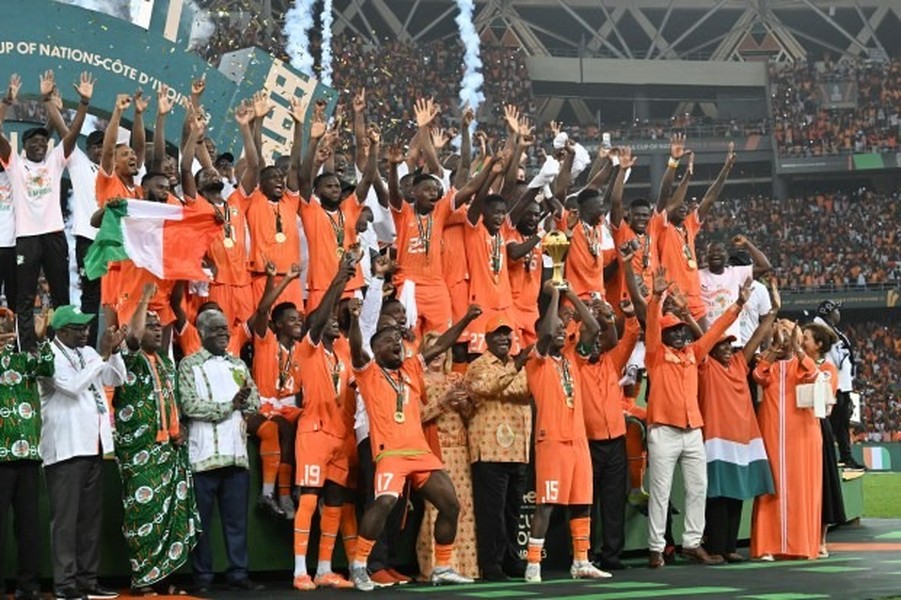 Bạn gái Drogba rạng ngời dự khán trận chung kết Afcon 2024