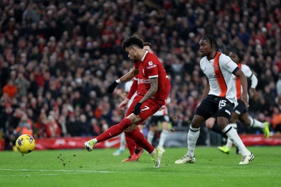 Liverpool thắng đậm, ‘cắt đuôi’ Man City và Arsenal ở Ngoại hạng Anh 