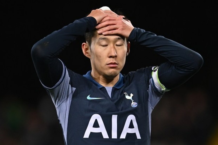Tottenham thảm bại ở Ngoại hạng Anh 