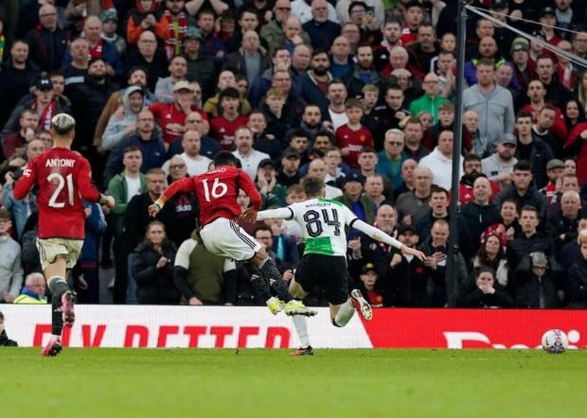 Chùm ảnh: Man Utd thắng ngược Liverpool trong trận cầu kinh điển 