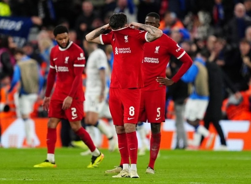 Liverpool thảm bại, tan giấc mộng ăn ba 
