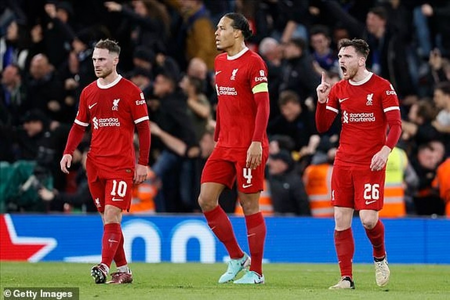 Liverpool thảm bại, tan giấc mộng ăn ba 