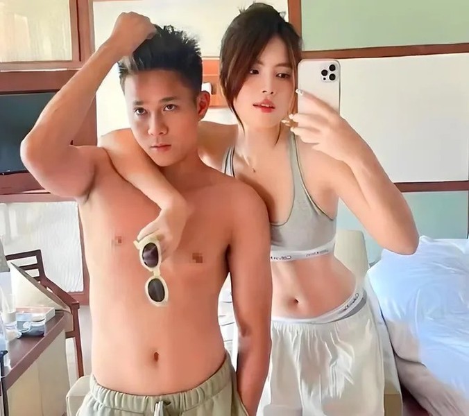 Vóc dáng nóng bỏng như 'thiêu đốt' của bạn gái cựu sao U23 Việt Nam 
