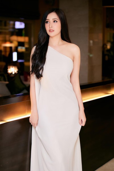 Bất ngờ sắc vóc Hoa hậu Mai Phương Thúy khi chạm mốc 71 kg
