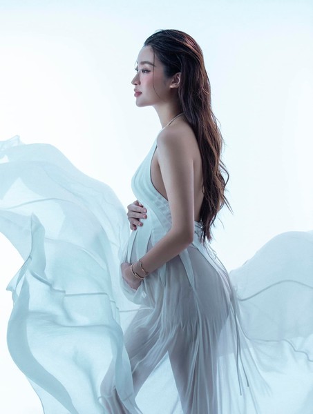 Hoa hậu Đỗ Mỹ Linh làm điều bất ngờ, xác nhận đã sinh con