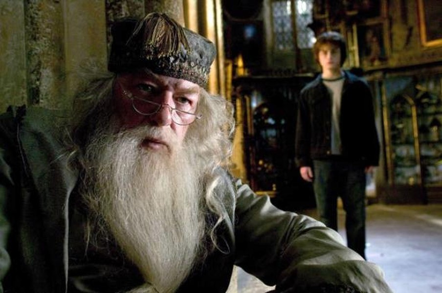Hình ảnh đời thường của 'cụ Dumbledore' trong phim Harry Potter