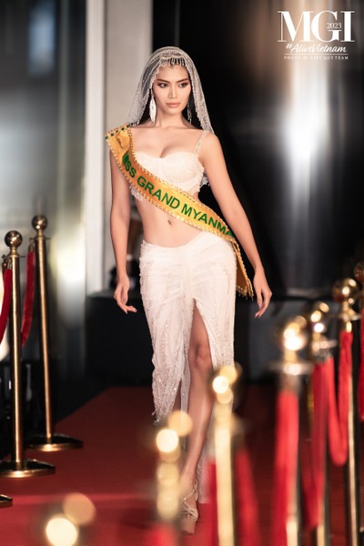 Thí sinh Miss Grand International 'lột xác' ngoạn mục dự tiệc sang chảnh