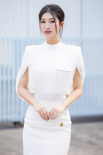 Á hậu Phương Nhi tất bật trước giờ lên đường dự thi Miss International 2023